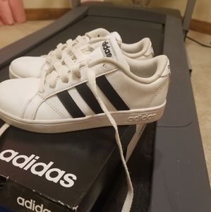 Boys old school addidas 13 K